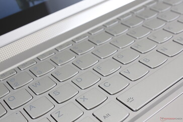Wir wünschten, die Tasten könnten sich mehr wie eine ThinkPad-Tastatur anfühlen, statt wie die billigeren IdeaPad-Tastaturen.
