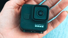 Quadratisch, praktisch und hoffentlich auch gut: Die Specs der GoPro Hero 11 Black Mini deuten auf eine vollwertige Actioncam-Alternative für Hero Session Fans. (Bild: Winfuture)