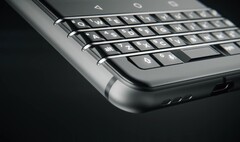 Kommt vielleicht sehr bald als DTEK70 raus, das TCL BlackBerry Mercury mit Tastatur.