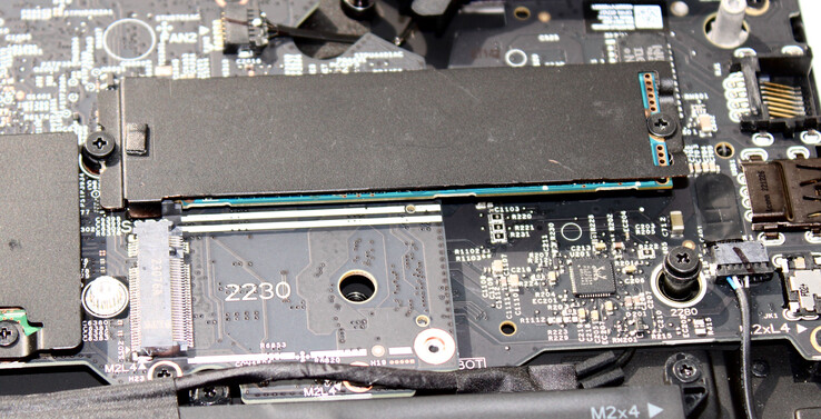 Das m16 bietet Platz für zwei SSDs.