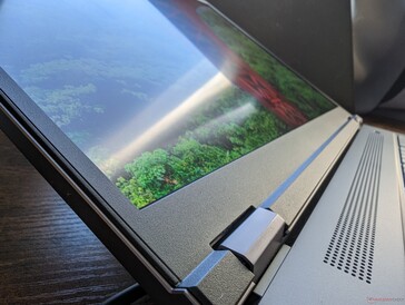 Mattes IPS-Panel ohne Touchscreen. OLED ist die einzige Option für Touchscreen und DCI-P3-Farben