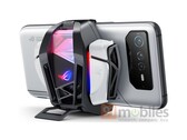 Das Asus ROG Phone 6 wird offenbar mit einem externen Lüfter angeboten, der den Snapdragon 8+ Gen 1 kühlt. (Bild: Evan Blass / 91mobiles)