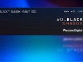 Die WD Black SN850X SSD mit 4TB kann bei Saturn und Media Markt jetzt mit 14% Rabatt bestellt werden (Bildquelle: Western Digital)
