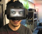 Facebook projiziert die Augen des Trägers auf die Außenseite eines VR-Headsets. (Bild: Facebook Research)