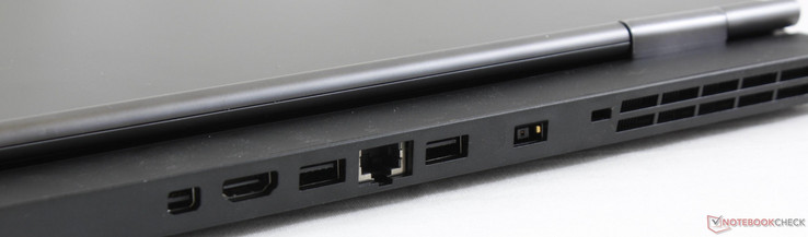 Hinten: DisplayPort 1.4, HDMI 2.0, 2x USB 3.1 Gen.2, Gigabit-Ethernet, Netzteil, Kensington Lock