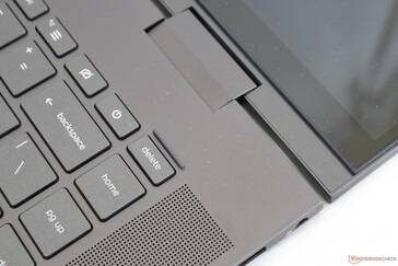 Im Gegensatz zu den meisten anderen Laptops wurde der Ein-/Aus-Schalter zwischen die anderen Tasten gequetscht.