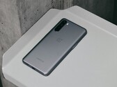 Das hier gezeigte OnePlus Nord bekommt demnächst wahrscheinlich zwei günstigere Geschwister-Modelle (Bild: OnePlus)