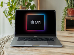 Die Lieferung einiger iPads und MacBooks könnte durch die aktuellen Produktionsengpässe verzögert werden. (Bild: Vollume Control / Apple, bearbeitet)