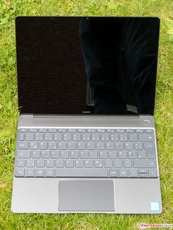 Das Huawei MateBook X mit dünnen Rändern und 3:2-Display.