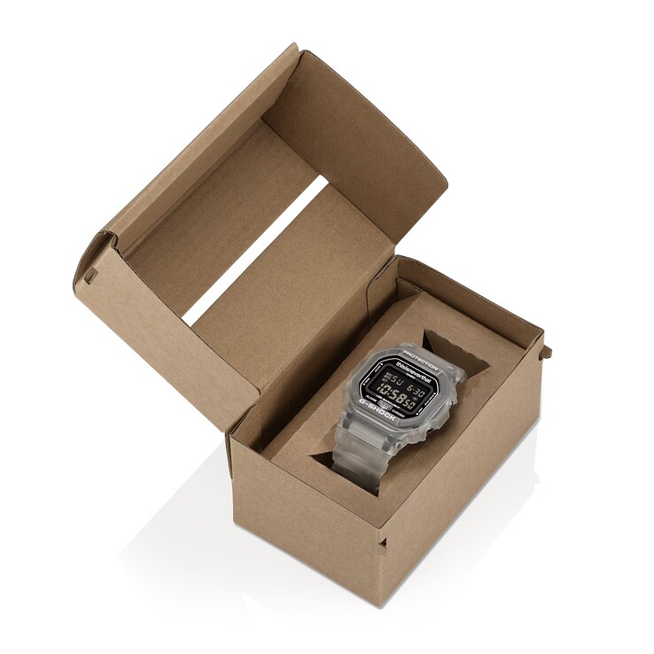 Casio liefert die DW-5600TNT-7 in einer speziell für diese Zusammenarbeit entworfenen Sonderverpackung aus.