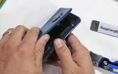 Im Teardown-Video von JRE treten die inneren Werte des OnePlus 7T in den Vordergrund.