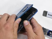 Im Teardown-Video von JRE treten die inneren Werte des OnePlus 7T in den Vordergrund.