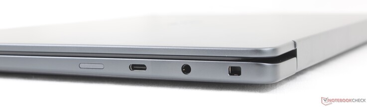 Rechts: USB-A 4.0 mit DisplayPort 2.1 + Power Delivery, 3,5-mm-Headset, Noble Lock