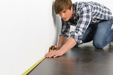 Man sollte sicherstellen, dass man die Maße des Raums vor dem Möbelkauf kennt. (Bildquelle: WarmlyYours.com)