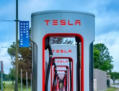 Neben einem vorläufigen Einstellungsstopp könnten auch 10 Prozent der Tesla-Belegtschaft ihren Job beim E-Autokonzern verlieren (Bild: Trac Vu)