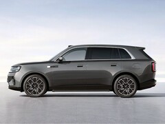 Der Sky Nomad N90 Max SUV.