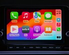 CarPlay-Startbildschirm mit App-Symbolen auf dem Touchscreen eines Kia