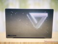 Schlanke Gaming-Laptops wie das abgebildete Asus ROG Zephyrus G14 können überraschend gut mit ihren dickeren Kollegen konkurrieren. (Bild: Hannes Brecher / Notebookcheck)