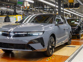 Die nächste Generation des Opel Astra soll weiterhin am Stammsitz in Rüsselsheim vom Band laufen, während die Marke bei der Entwicklung neuer Elektroautos zunehmend von chinesischer Technologie abhängig wird.