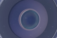 Staub im Glasaufbau des iPhone 17 Pro. (Bildquelle: Macrolab3D/Screenshot)