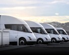 Tesla eröffnet seinen ersten Semi-Megacharger für Flottenkunden.