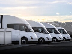 Tesla eröffnet seinen ersten Semi-Megacharger für Flottenkunden.