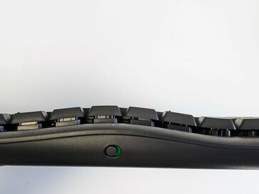 Über einen Schiebeschalter wird die Tastatur an- und ausgeschaltet.