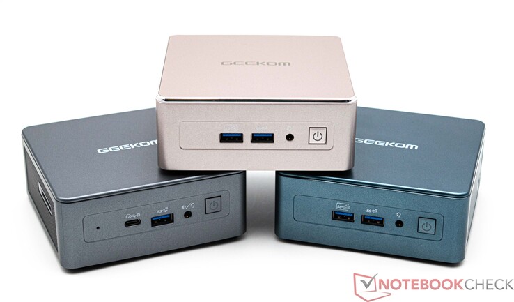 Geekom Mini IT11 (links), Geekom Mini IT11 (rechts), Geekom A5 (Mitte)