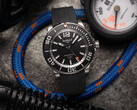 Die Hanhart Aquasphere ist eine mattschwarze Taucheruhr mit 38 Stunden Gangreserve