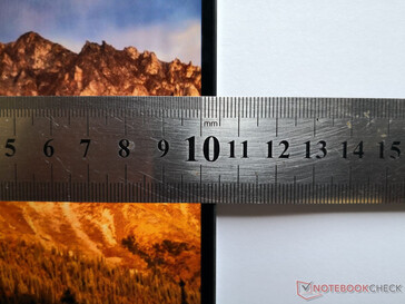 Die womöglich schmalsten Ränder aller 17-Zoll-Workstations