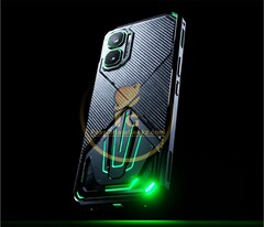 Das Infinix GT 50 Pro 5G setzt auf ein ungewöhnliches Design mit grüner LED-Beleuchtung.