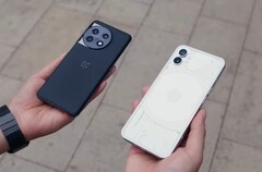Die Unterschiede zwischen dem OnePlus 11 und dem Nothing Phone (1) sind nicht so Schwarz und Weiß, wie Carl Pei erwartet hätte. (Bild: Nothing)