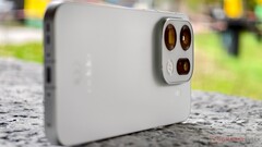 Das Oppo Find X10 könnte ein spannender Einstieg in die Welt der Hasselblad-Kamera-Phones werden. Bild zeigt Find X9 Pro.