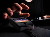 Die Super Mouse packt einen Touchscreen unter die Handfläche.