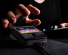 Die Super Mouse packt einen Touchscreen unter die Handfläche.