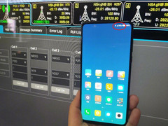 Das Mi Mix 3 von Xiaomi wird offenbar bereits in 5G-Netzen getestet, ein Video zeigt die Slidermechanik.