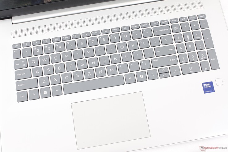 Das Clickpad ist mit nur 11 x 7,5 cm zwar klein, aber die Traktion und das Feedback sind sanft und klickend