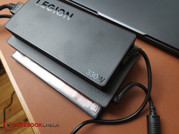 Das 330-W-Netzteil im Legion 9 ist kleiner