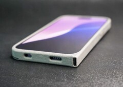 Die neueste iPhone-Hülle von Ken Pillonel rüstet ältere iPhones auf USB-C um. (Bildquelle: Exploring the Simulation)