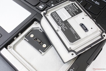 xPAK-Slot Nr. 4 dient gleichzeitig als rechte Handballenauflage