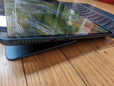 Das Display lässt sich bis 170 ° öffnen