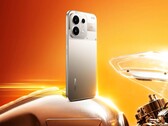 Das Realme P4s setzt auf ein auffälliges Design mit teilweise transparentem Kameramodul.