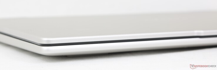 Vorderseite: keine Ports