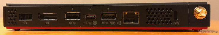 Rückseite: Netzanschluss, DisplayPort 1.4, 2x USB 3.1 (Gen. 2) Typ-A, USB 3.1 (Gen. 2) Typ-C (mit Displayausgang), Gigabit Ethernet, Kensington Lock, WLAN-Antennenanschluss