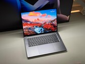 Microsoft Surface Laptop Ultra RTX Spark im Test - Das Mini-LED-Panel mit 2000 Nits ist ein Problem