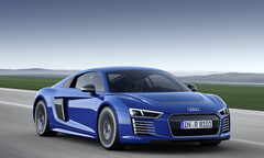 Als Ersatz für den eingestellten Audi R8 e-tron soll der Supersportwagen bald einen echten elektrischen Nachfolger bekommen (Bild: Audi)