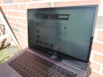 Huawei MateBook D 14 - Außeneinsatz
