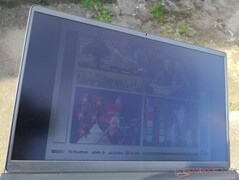 Draußen bei direktem Sonnenlicht