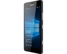 Das Lumia 950 leidet laut ersten Tests vor allem an Windows 10 Mobile (Bild: Microsoft)