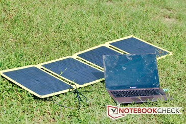 Die Paneele waren in der Lage, einen Laptop mit einer recht ordentlichen Geschwindigkeit zu laden.